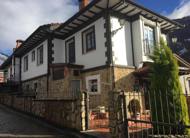 Hotel Restaurante La Carasca Orle Bagian luar foto