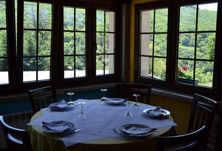 Hotel Restaurante La Carasca Orle Bagian luar foto