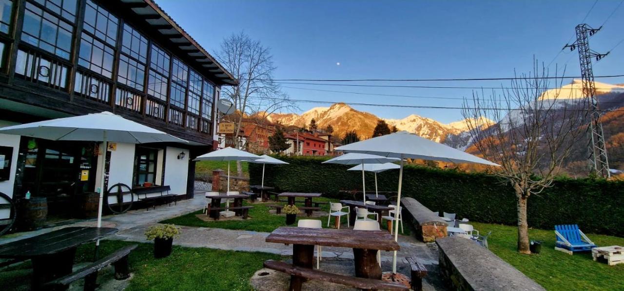 Hotel Restaurante La Carasca Orle Bagian luar foto