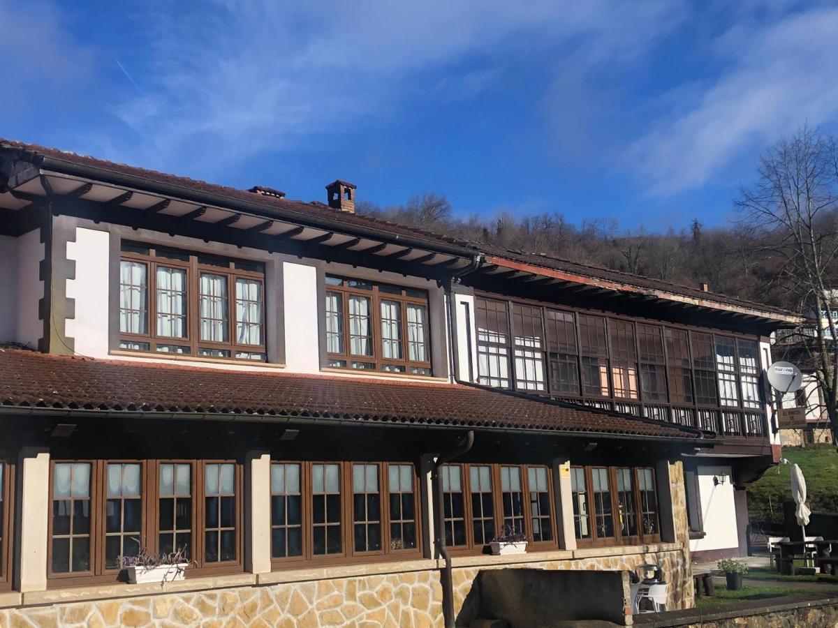 Hotel Restaurante La Carasca Orle Bagian luar foto